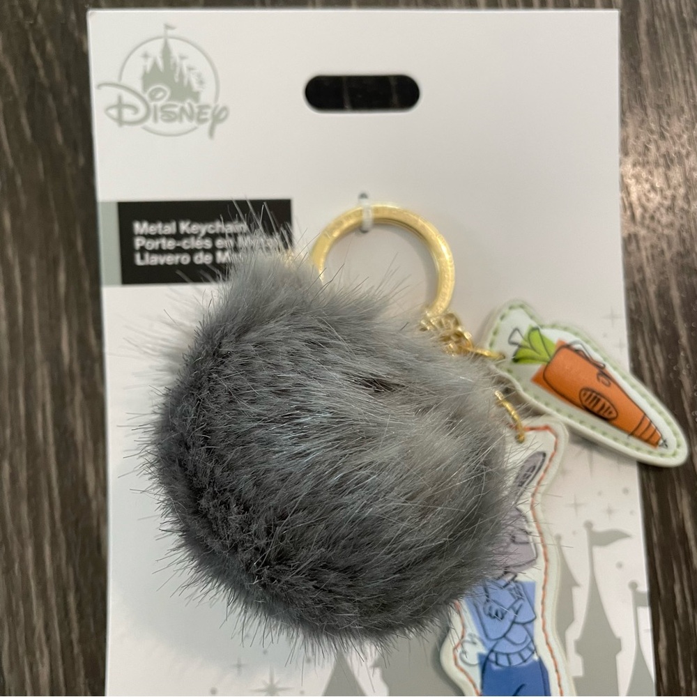 Disney Parks Judy Hobbs Zootopia Gray Pom Carrot Keychain/Bag Charm - Picture 5 of 6